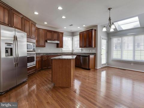 20235 Millstead Dr, Ashburn, VA 20147 photo 10