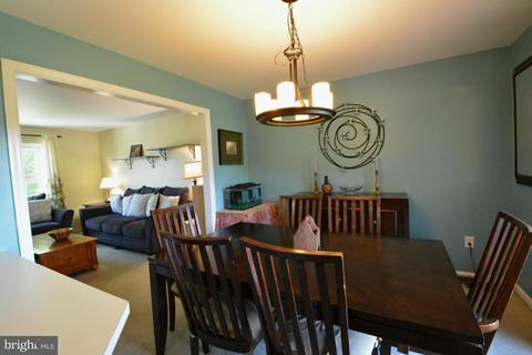 338 N Locust St, Lititz, PA 17543 photo 6