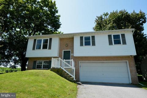 338 N Locust St, Lititz, PA 17543 photo 1