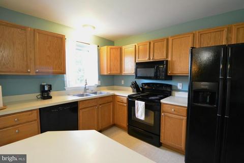 338 N Locust St, Lititz, PA 17543 photo 8