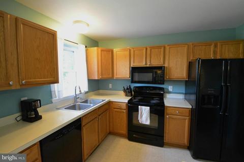 338 N Locust St, Lititz, PA 17543 photo 9