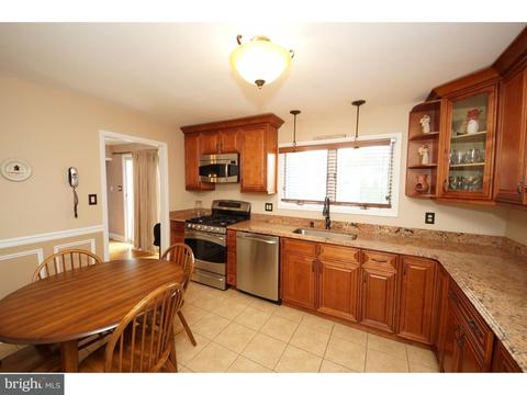 24 Dan Rd, Hamilton, NJ 08620 photo 10