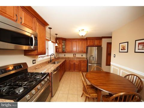 24 Dan Rd, Hamilton, NJ 08620 photo 9