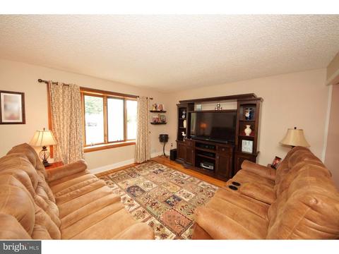 24 Dan Rd, Hamilton, NJ 08620 photo 6