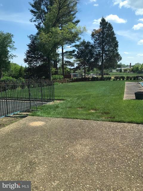 1233 Meyer Ct, Mclean, VA 22101 photo 5