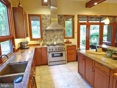 210 Spencer Rd, Devon, PA 19333 photo 5