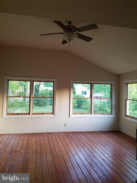 7509 Gresham St, Springfield, VA 22151 photo 4