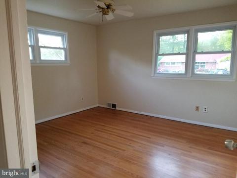 7509 Gresham St, Springfield, VA 22151 photo 12