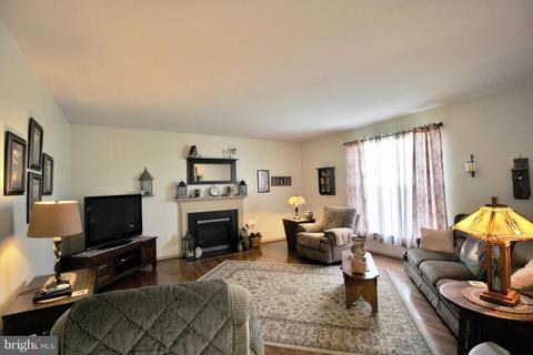 10 Holder Ct, Boonsboro, MD 21713 photo 2