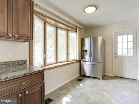 8516 Montpelier Dr, Laurel, MD 20708 photo 5