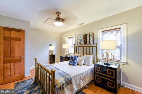 1019 15th St SE, Washington, DC 20003 photo 2