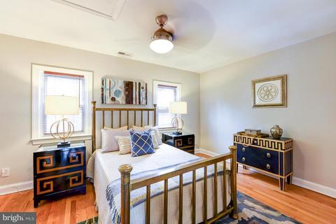 1019 15th St SE, Washington, DC 20003 photo 1