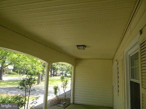 8717 Graystone Ln, Laurel, MD 20708 photo 4
