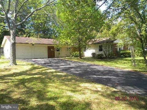 8717 Graystone Ln, Laurel, MD 20708 photo 1