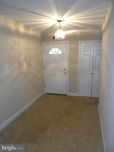 8717 Graystone Ln, Laurel, MD 20708 photo 6