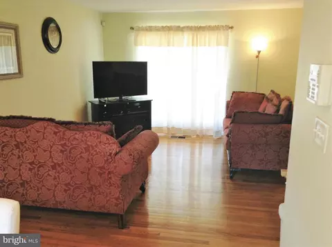 9219 Morley Rd, Lanham, MD 20706 photo 5