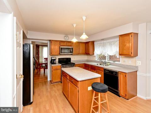 8803 Bovelder Dr, Laurel, MD 20708 photo 8