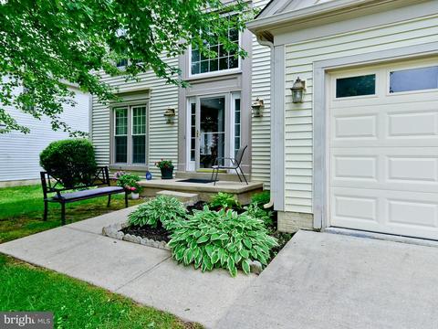 8803 Bovelder Dr, Laurel, MD 20708 photo 2