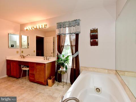 8803 Bovelder Dr, Laurel, MD 20708 photo 14