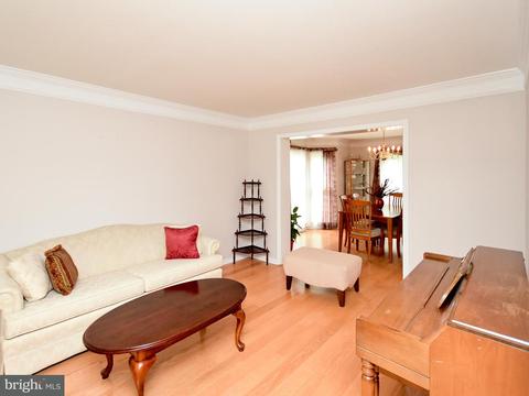 8803 Bovelder Dr, Laurel, MD 20708 photo 4