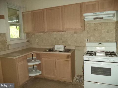 643 Dumbarton Ave, Baltimore, MD 21218 photo 6