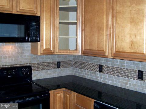 18 Heath St E, Baltimore, MD 21230 photo 4