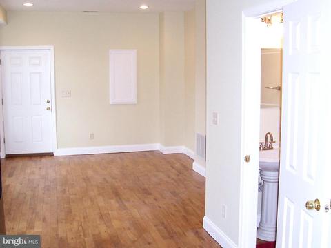 18 Heath St E, Baltimore, MD 21230 photo 6