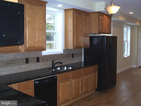 18 Heath St E, Baltimore, MD 21230 photo 3