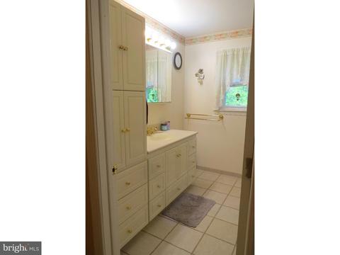 519 Sutherland Rd, Ewing, NJ 08618 photo 15