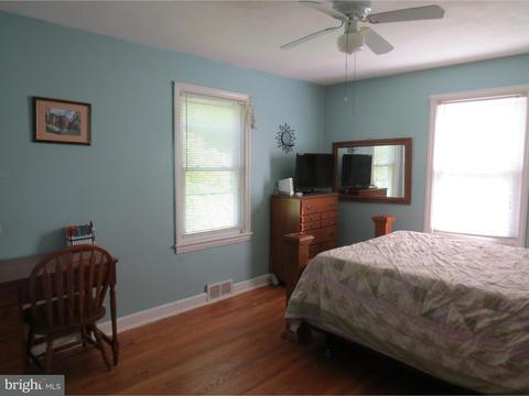 519 Sutherland Rd, Ewing, NJ 08618 photo 12
