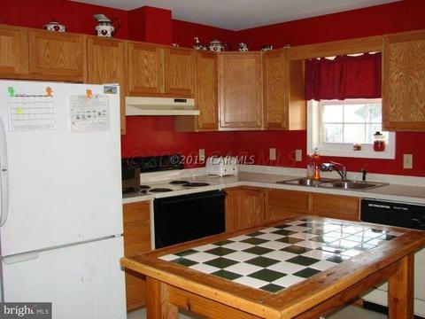 511 N Main St, Hebron, MD 21830 photo 3