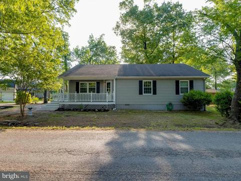 232 Givens St, Colonial Beach, VA 22443 photo 1