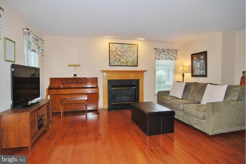 2027 Chapel Ct, Frederick, MD 21702 photo 8