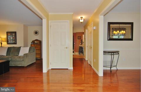 2027 Chapel Ct, Frederick, MD 21702 photo 5