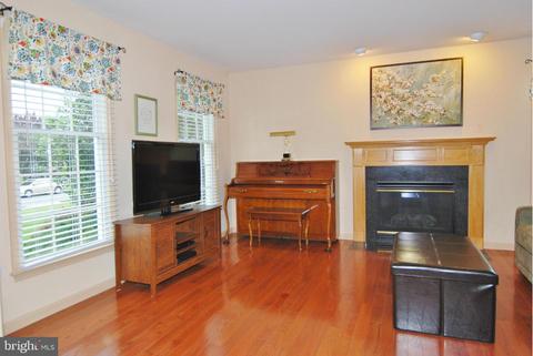 2027 Chapel Ct, Frederick, MD 21702 photo 6