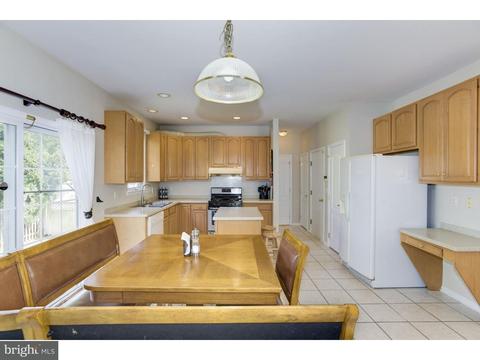 24 Stoneham Dr, Delran, NJ 08075 photo 11
