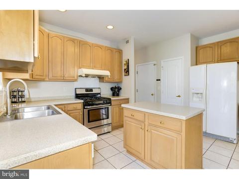 24 Stoneham Dr, Delran, NJ 08075 photo 4