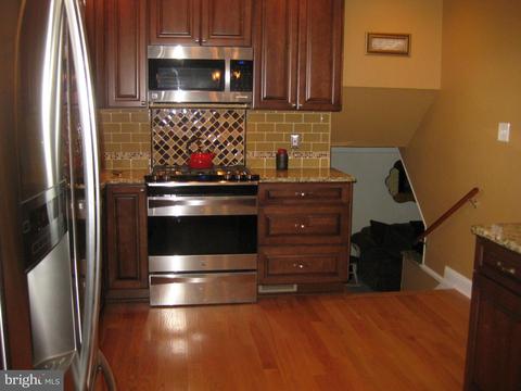 7409 Bath St, Springfield, VA 22150 photo 5