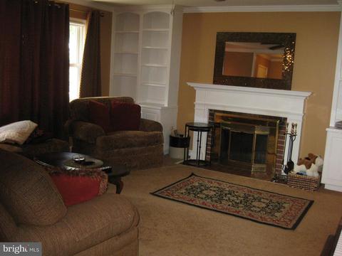 7409 Bath St, Springfield, VA 22150 photo 2