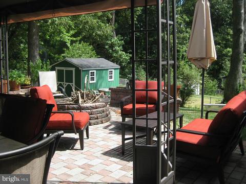 7409 Bath St, Springfield, VA 22150 photo 9