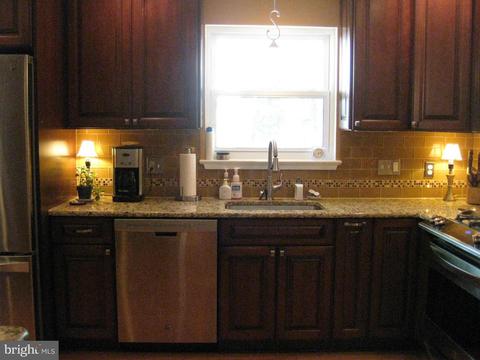 7409 Bath St, Springfield, VA 22150 photo 7