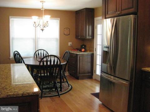 7409 Bath St, Springfield, VA 22150 photo 6