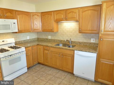 5208 Heming Ave, Springfield, VA 22151 photo 4