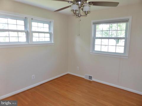 5208 Heming Ave, Springfield, VA 22151 photo 9