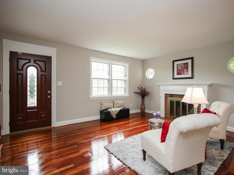 1513 Forest Glen Rd, Silver Spring, MD 20910 photo 3