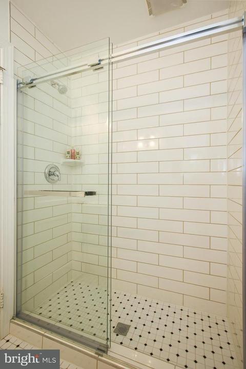 1513 Forest Glen Rd, Silver Spring, MD 20910 photo 8