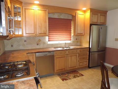 36 Dodge Dr, Trenton, NJ 08610 photo 9