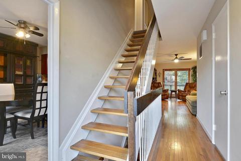 2024 Golf Course Dr, Reston, VA 20191 photo 2
