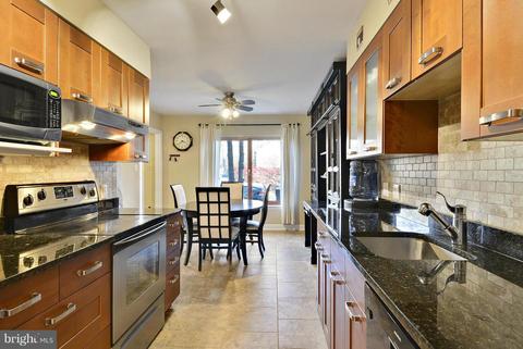 2024 Golf Course Dr, Reston, VA 20191 photo 15