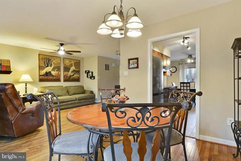 2024 Golf Course Dr, Reston, VA 20191 photo 7